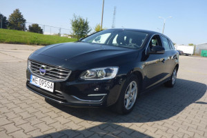 Volvo V60 D3 Summum M6 150km E6 (Estate 5dr.) — zdjęcie 1