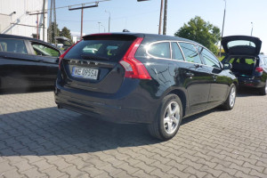 Volvo V60 D3 Summum M6 150km E6 (Estate 5dr.) — zdjęcie 4