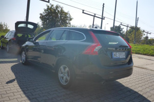Volvo V60 D3 Summum M6 150km E6 (Estate 5dr.) — zdjęcie 5