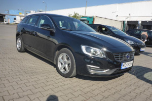 Volvo V60 D3 Summum M6 150km E6 (Estate 5dr.) — zdjęcie 3