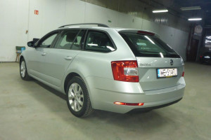 Škoda Octavia OCTAVIA Combi 2.0 TDI 110kW Ambition DSG A6 150km E6 (Estate 5dr.) — zdjęcie 5